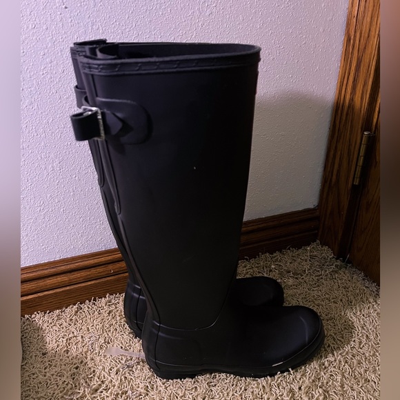Black Womens Tall Hunter Boots. Great Condition - Picture 4 of 4